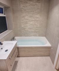 Neutral coloured bathroom refurbishment - Thomson Properties