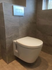 Wall hung toilet as part of complete bathroom refurbishment by Thomson Properties